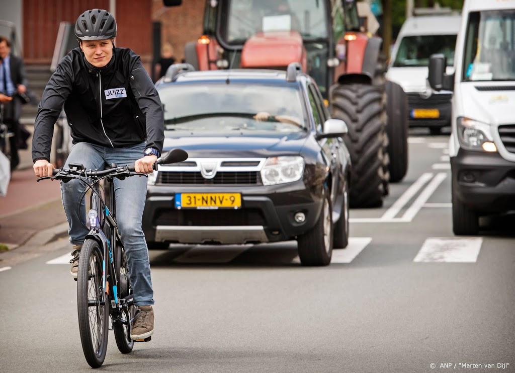 Mensen kiezen vaker (elektrische) fiets voor woon-werkverkeer