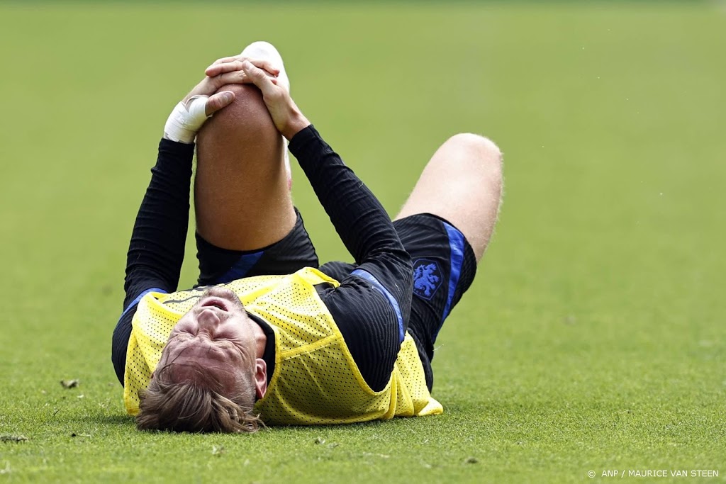 Aanvaller Luuk de Jong valt af bij Oranje door blessure