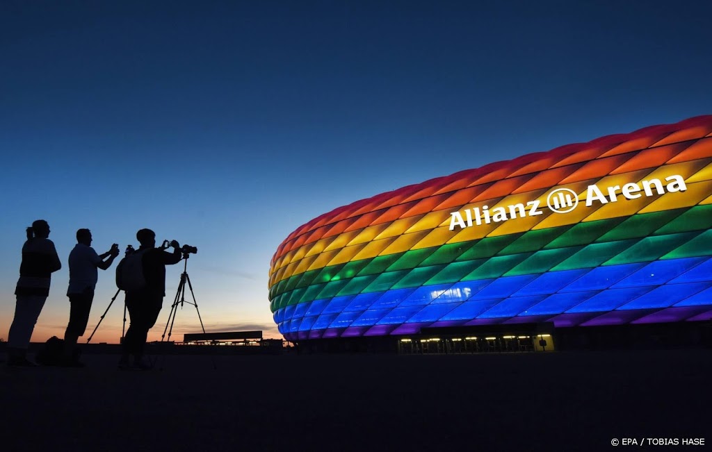 UEFA verdedigt zich en verandert logo in kleuren van de regenboog