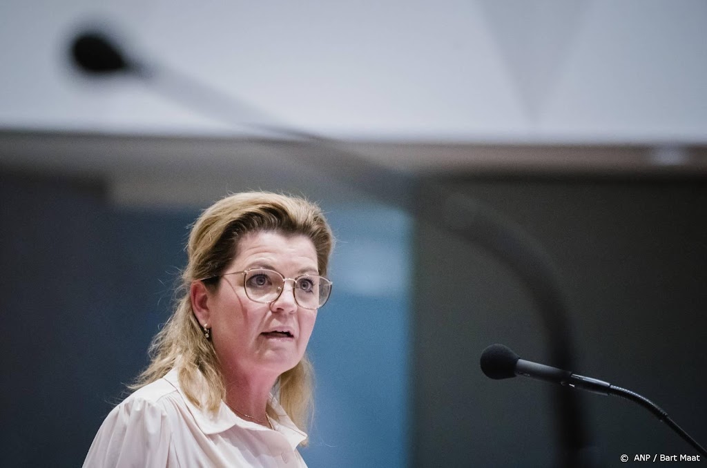 Van der Wal: begin 2023 ook eerste stikstofdoelen industrie
