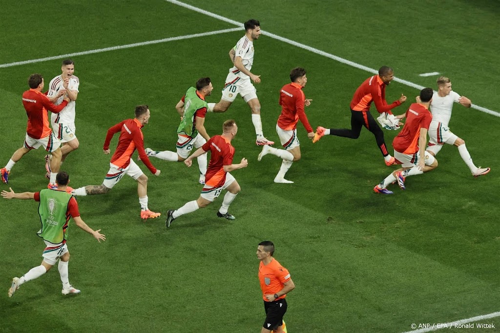 Hongarije wint in 100e minuut van Schotland in overschaduwd duel
