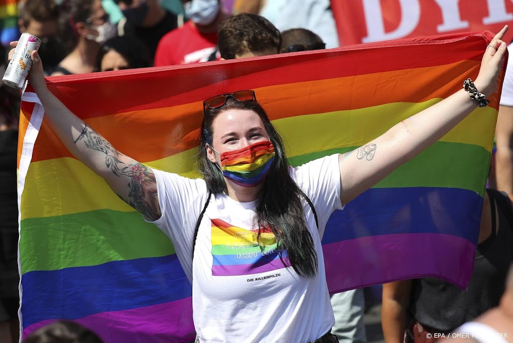 Regenboogvlag voor het eerst gehesen boven Duitse Bondsdag