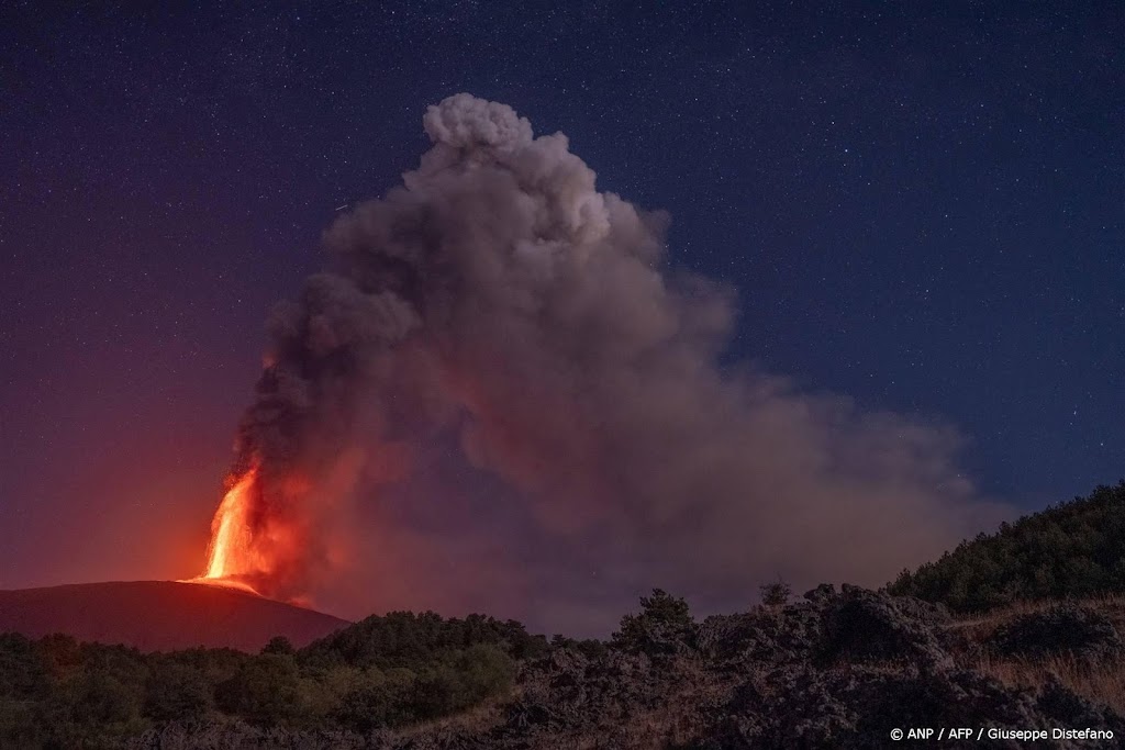 Vliegveld Catania tijdelijk dicht na uitbarsting vulkaan Etna