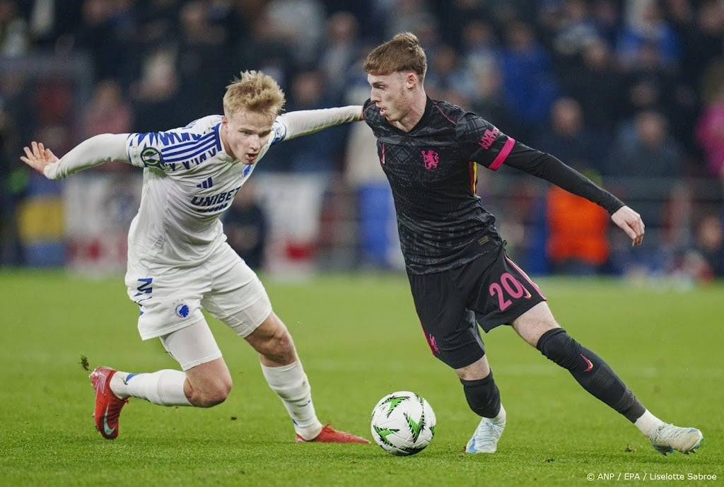 Trainer Farioli verwelkomt Deense middenvelder Froholdt bij Porto