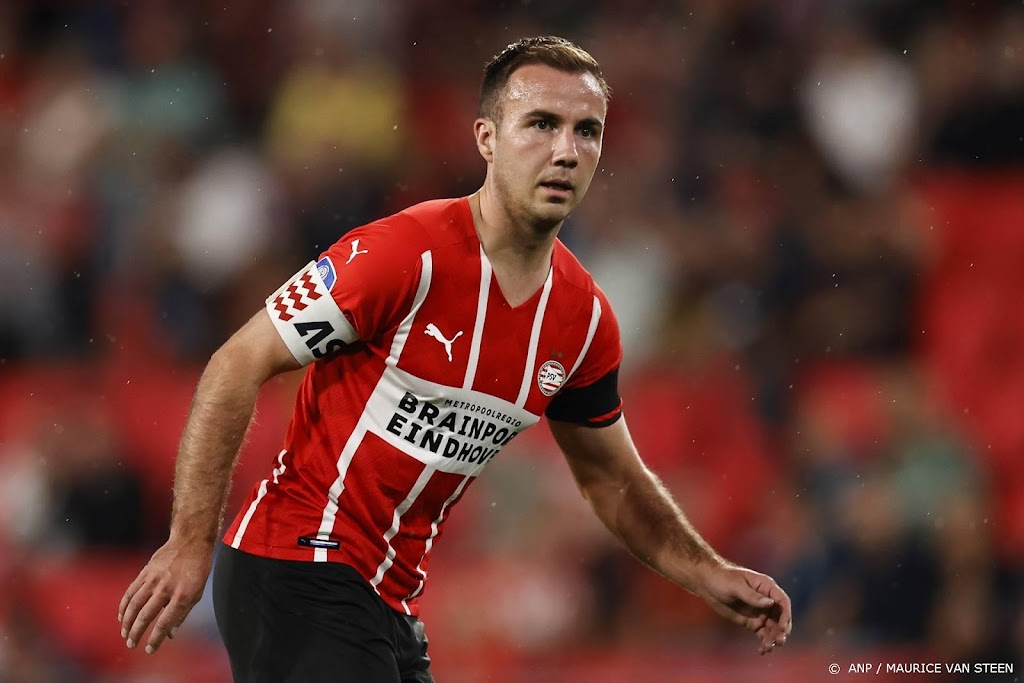Götze weet niet of PSV-fans naar minister De Jonge luisteren