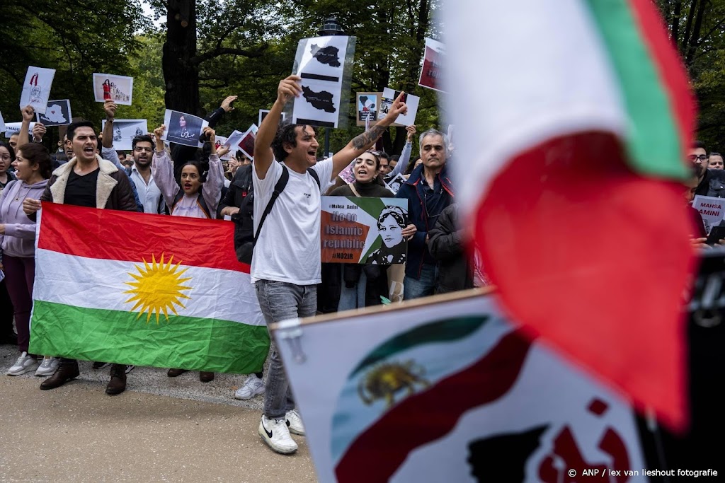 Demonstratie tegen Iran in Den Haag na dood jonge vrouw