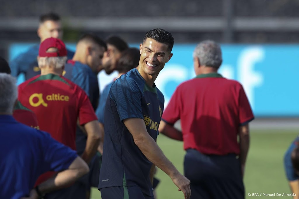 Ronaldo na vijf maanden aangeklaagd voor wegslaan telefoon