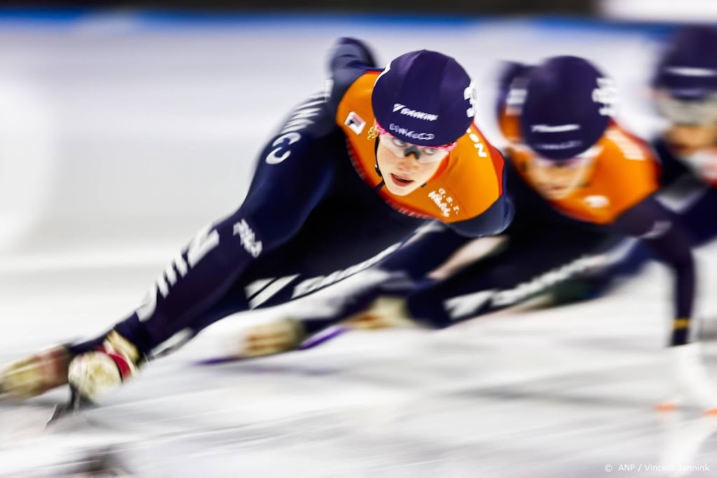 Shorttracksters aflossingsploeg in wereldrecord naar finale