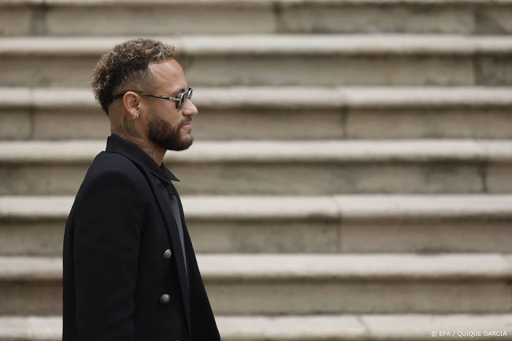 Voetballer Neymar steunt Bolsonaro als president Brazilië