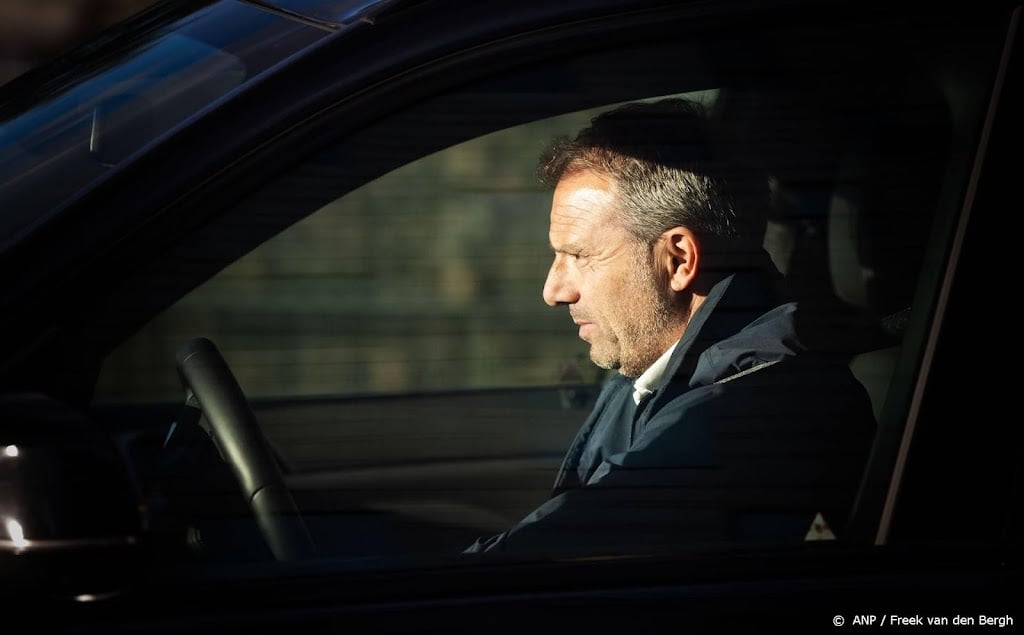 Ajax neemt al na vier maanden afscheid van trainer Steijn