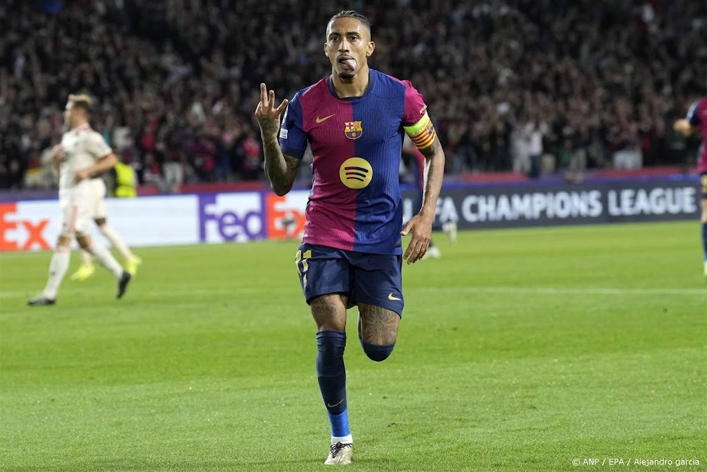 Raphinha scoort driemaal voor Barcelona tegen Bayern München