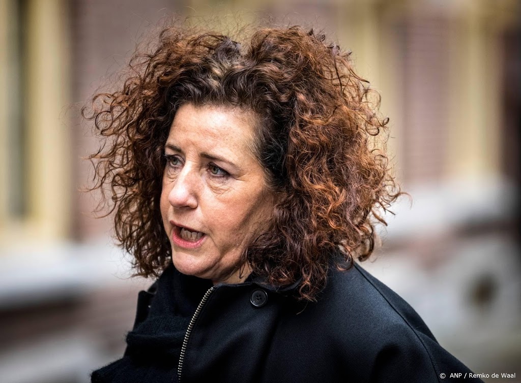 Cultuurminister probeert te redden wat er te redden valt