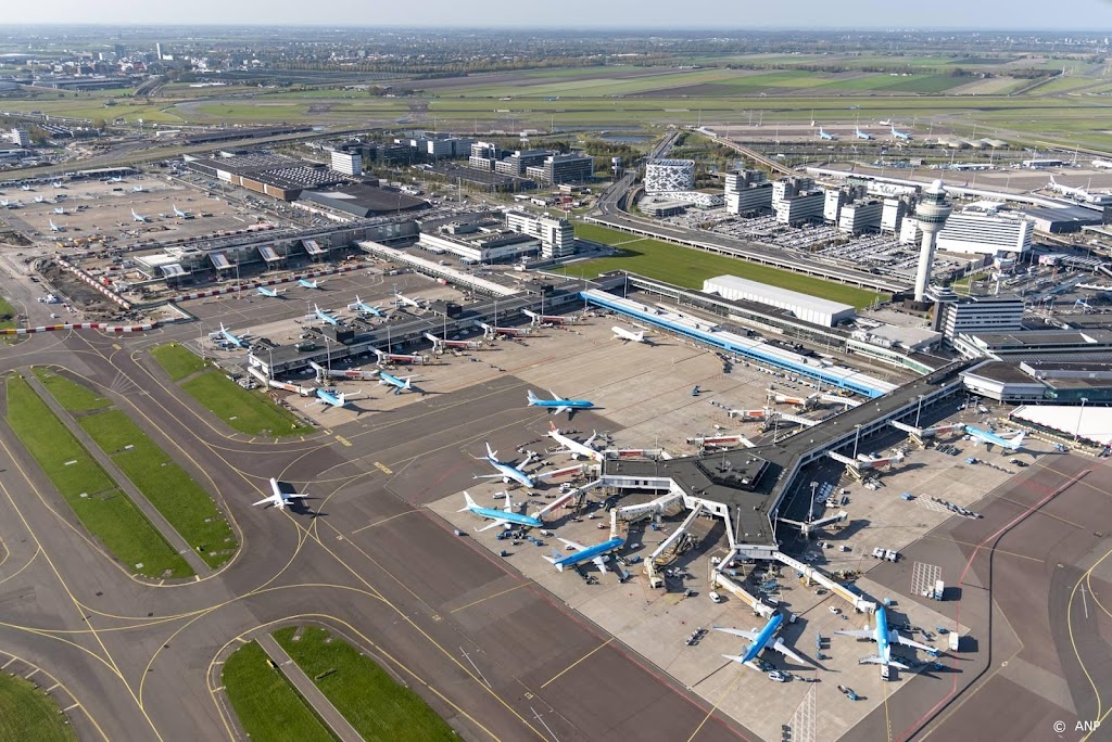 Buschauffeurs luchthaven Schiphol staken voor betere cao