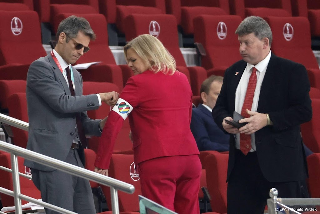 Ook Belgische minister draagt OneLove-band op tribune in Qatar