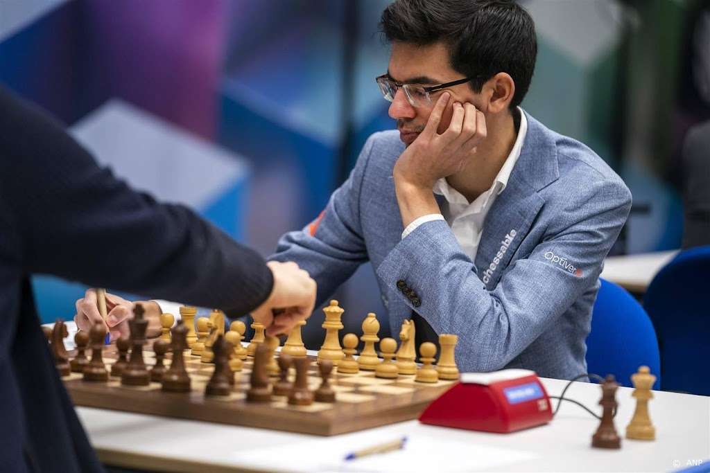 Giri verdedigt titel bij Tata Steel Chess, Carlsen grote afwezige