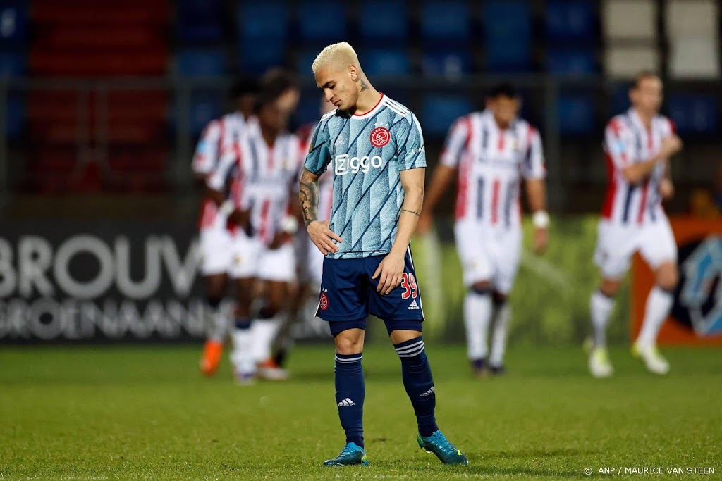 Ajax verliest punten op bezoek bij Willem II
