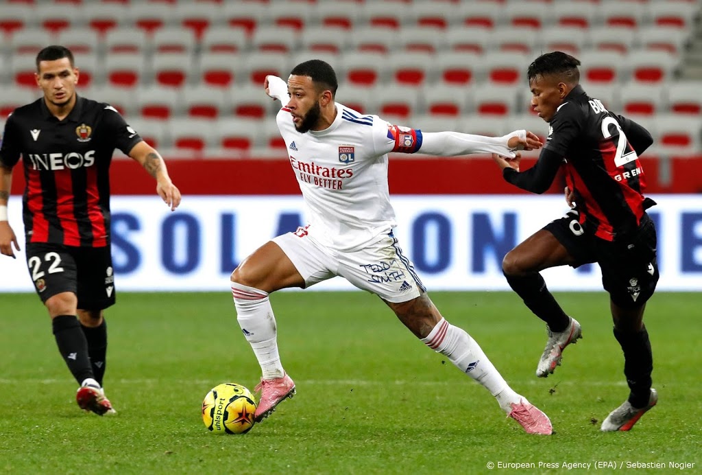 Depay pakt met Olympique Lyon koppositie in Frankrijk