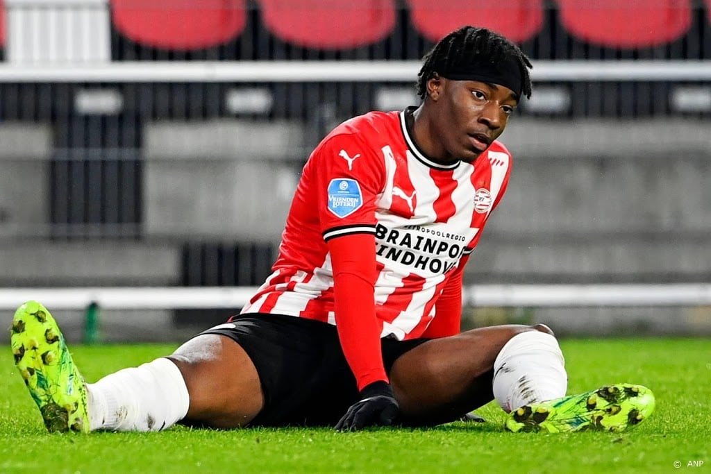 Scan moet ernst van blessure aanvaller Madueke van PSV uitwijzen