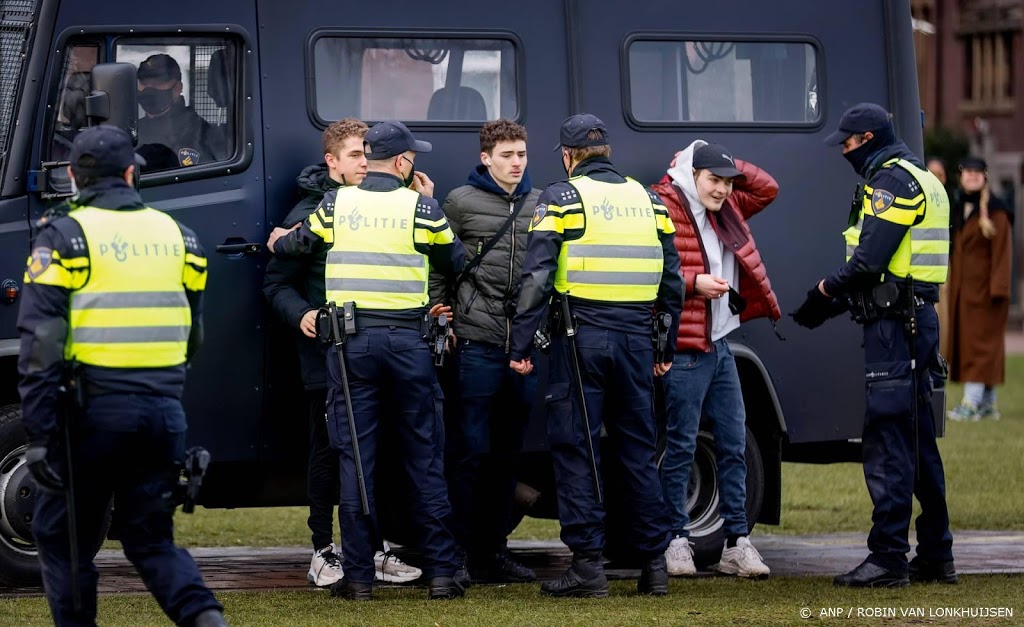 Zeker 170 mensen aangehouden in Amsterdam bij verboden betoging
