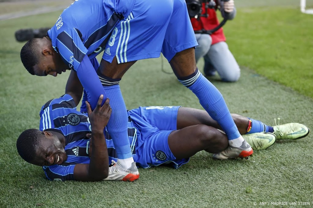 Ajax moet spits Brobbey voorlopig missen