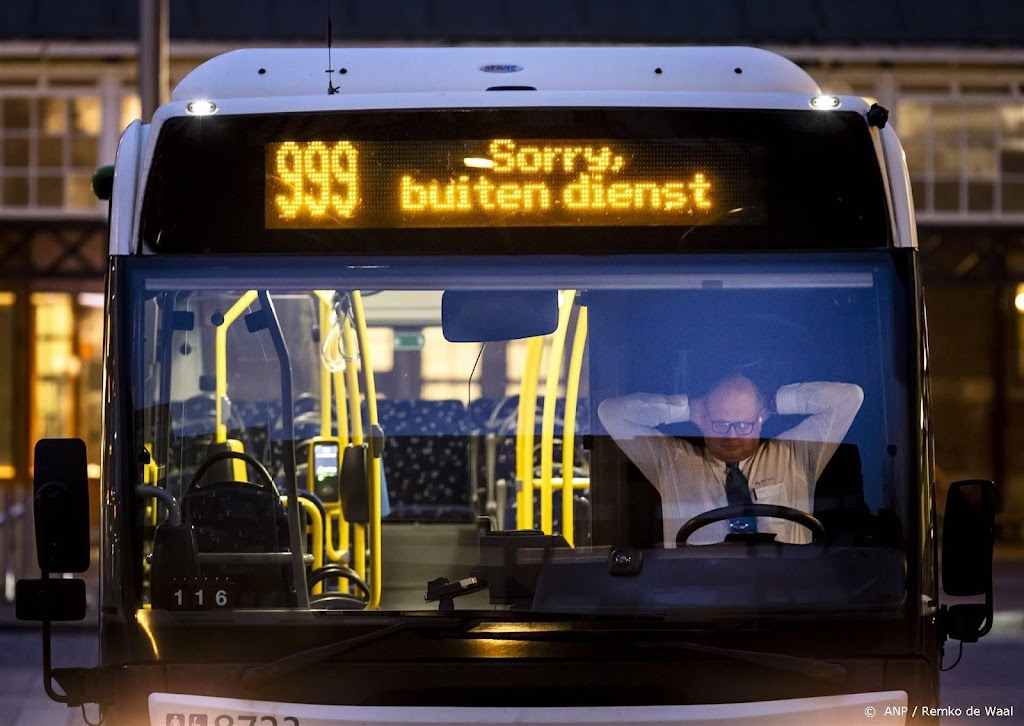 Bonden dreigen met vijftien stakingsdagen in het streekvervoer