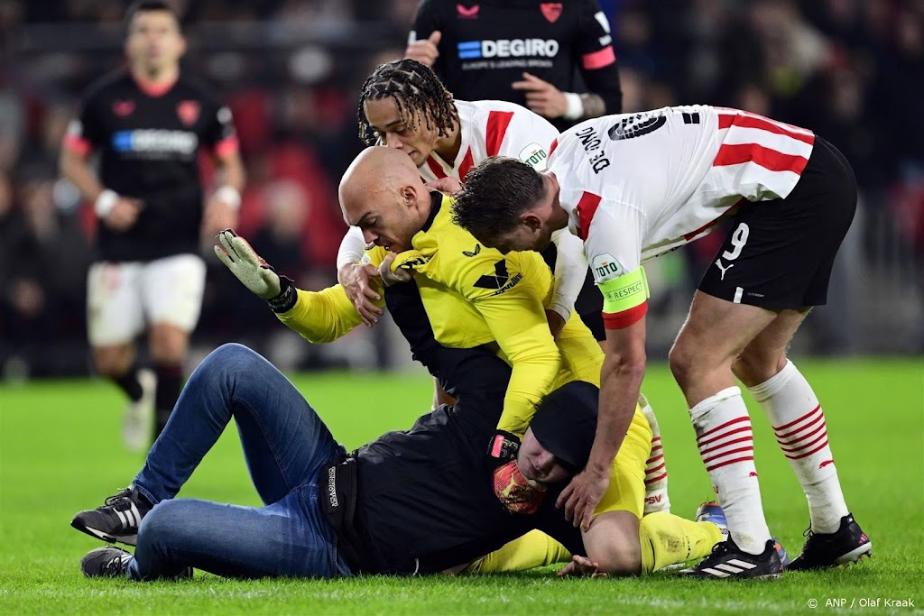 Sevilla laat incident met PSV-fan door UEFA afhandelen