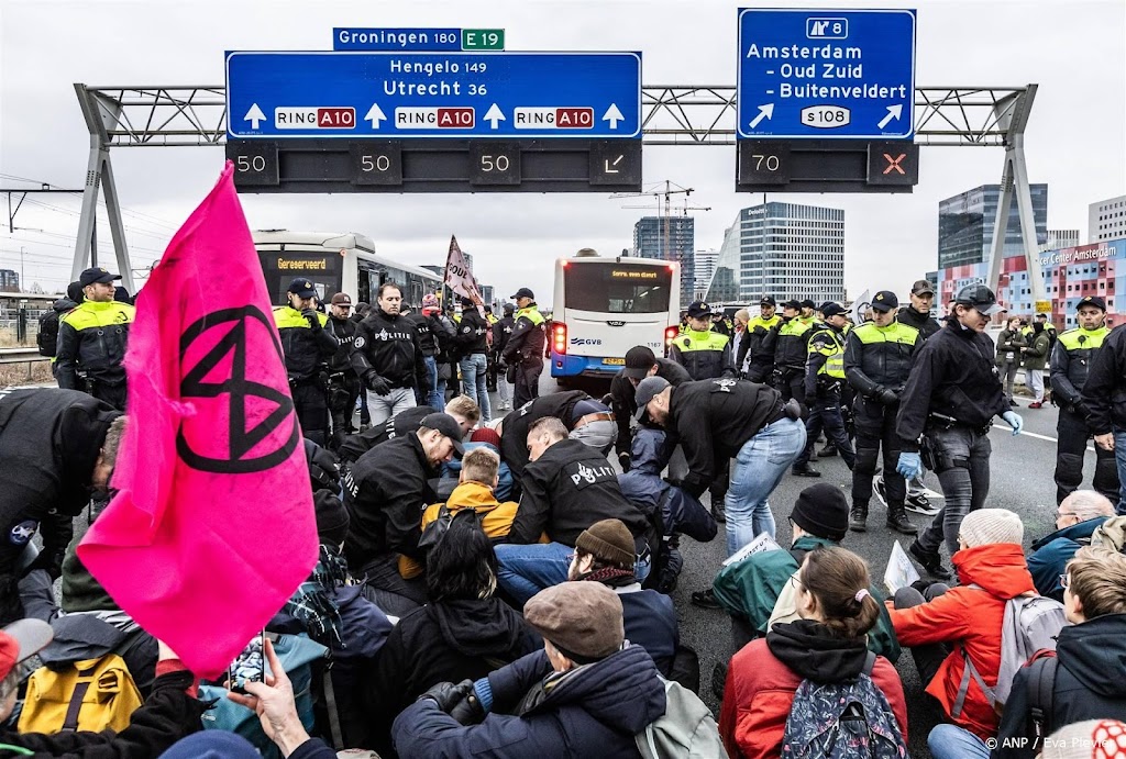 Klimaatactivisten willen ondanks verbod A10 blokkeren