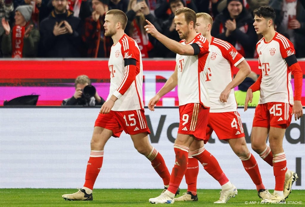 Kane leidt Bayern naar zwaarbevochten zege op RB Leipzig