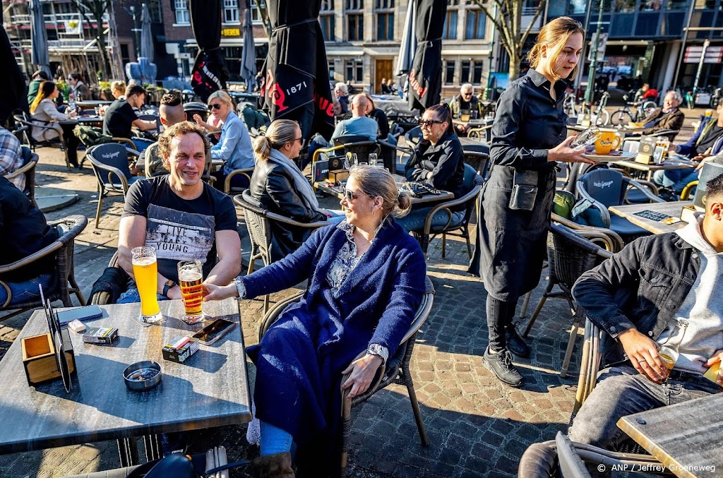 Groot deel jongeren in horeca na 1 jaar crisis nog zonder werk