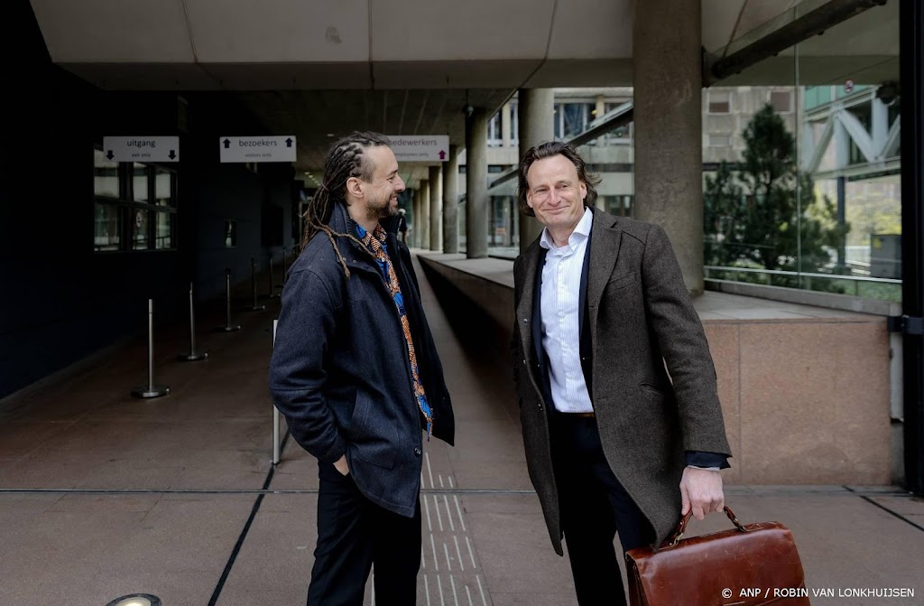 Amnesty eist dat foto van Willem Engel met logo direct verdwijnt