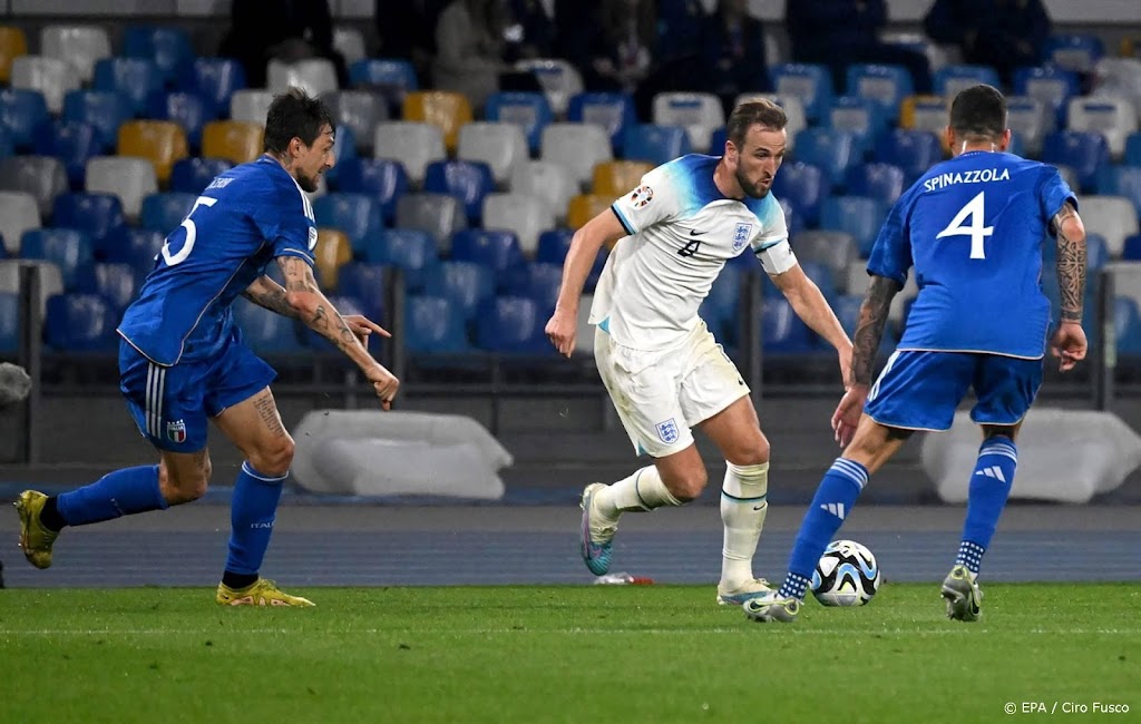 Kane emotioneel bij recorddoelpunt voor Engeland