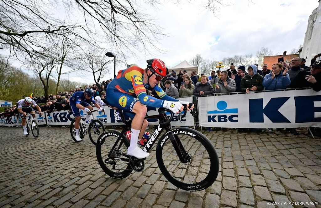Wielrenner Pedersen verslaat Van der Poel in Gent-Wevelgem