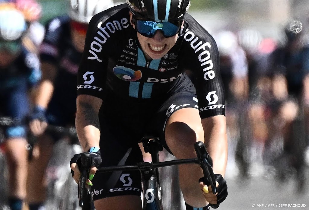 Wielrenster Wiebes wint Gent-Wevelgem in de sprint