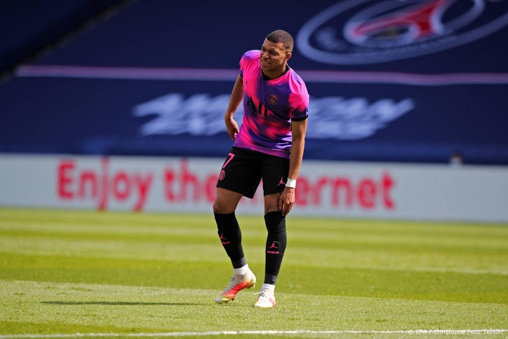 Mbappé schiet Paris Saint-Germain langs Metz