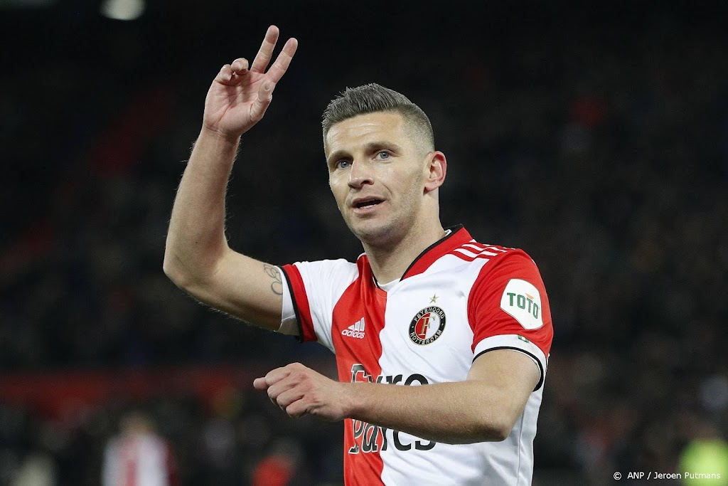Feyenoord met Linssen en Dessers tegen FC Utrecht