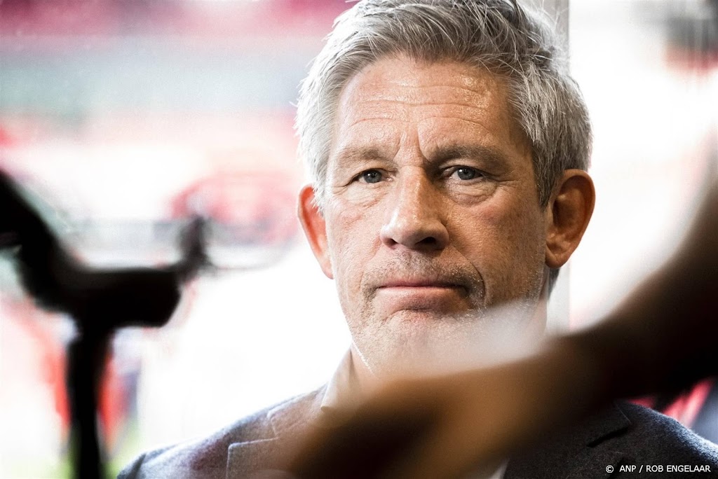 Algemeen directeur Brands verrast over vertrek Van Nistelrooij