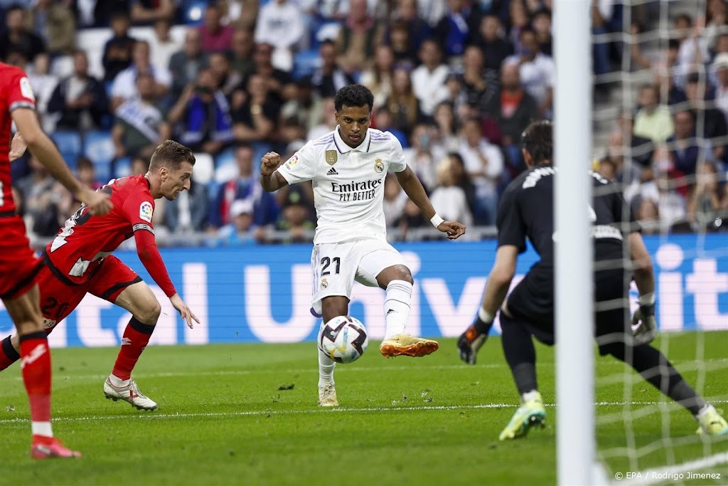 Real Madrid door late treffer alsnog langs Rayo Vallecano
