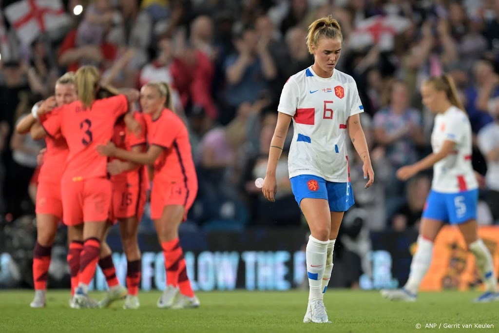 Voetbalsters verliezen in EK-voorbereiding met 5-1 van Engeland