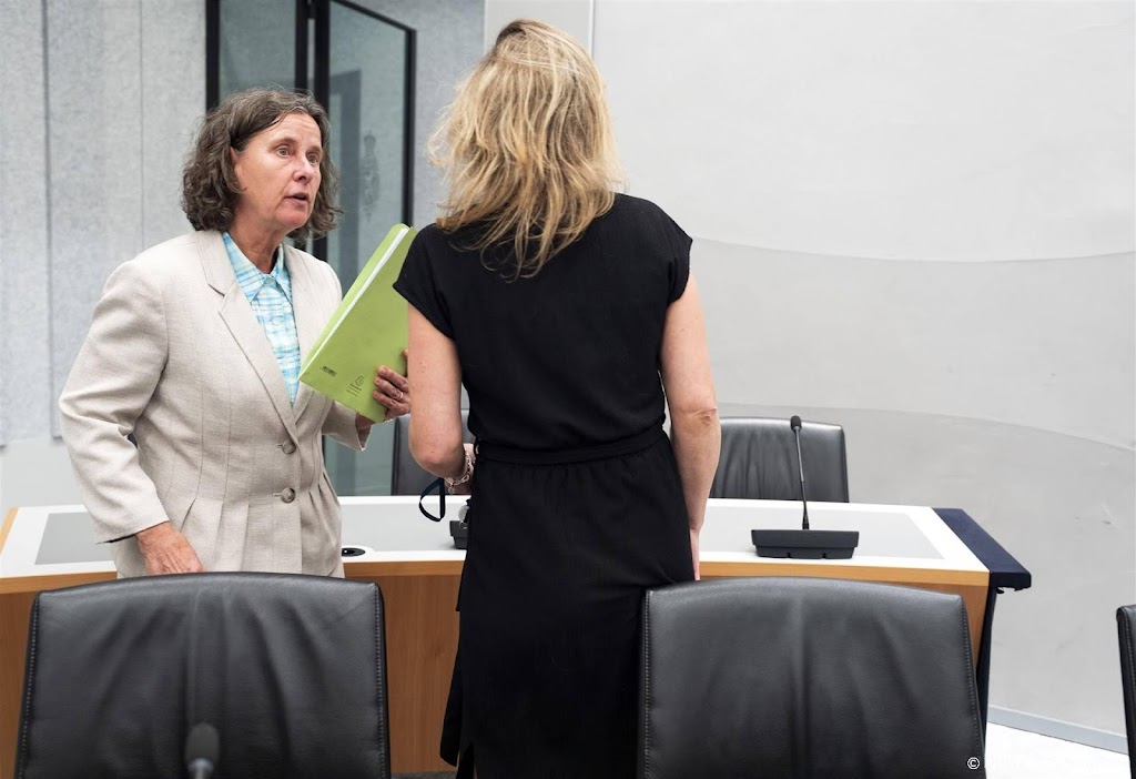 Faber denkt dat ambtenaren meewerken en zo niet, dan zelf weggaan