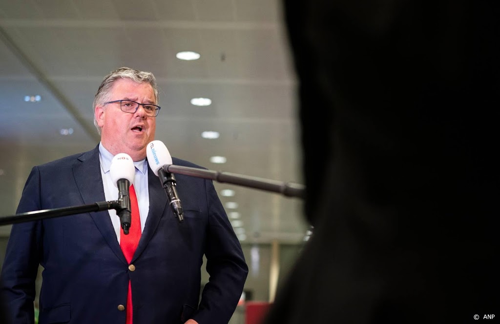 Kabinet laat OMT kijken naar mondkapjesplicht