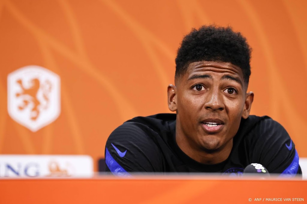 Galatasaray bevestigt onderhandelingen met Van Aanholt