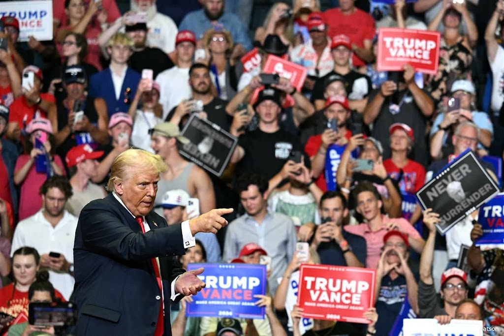 Trump dient klacht over Harris in bij verkiezingscommissie
