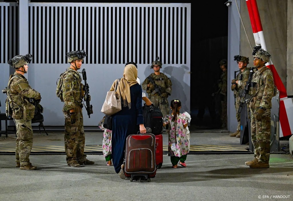 VS en bondgenoten evacueren 21.600 mensen uit Kabul in 24 uur
