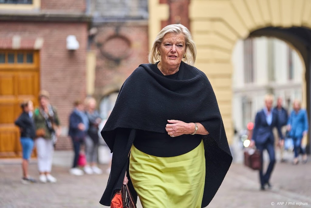Broekers-Knol draait beleid gezinshereniging asielkinderen terug