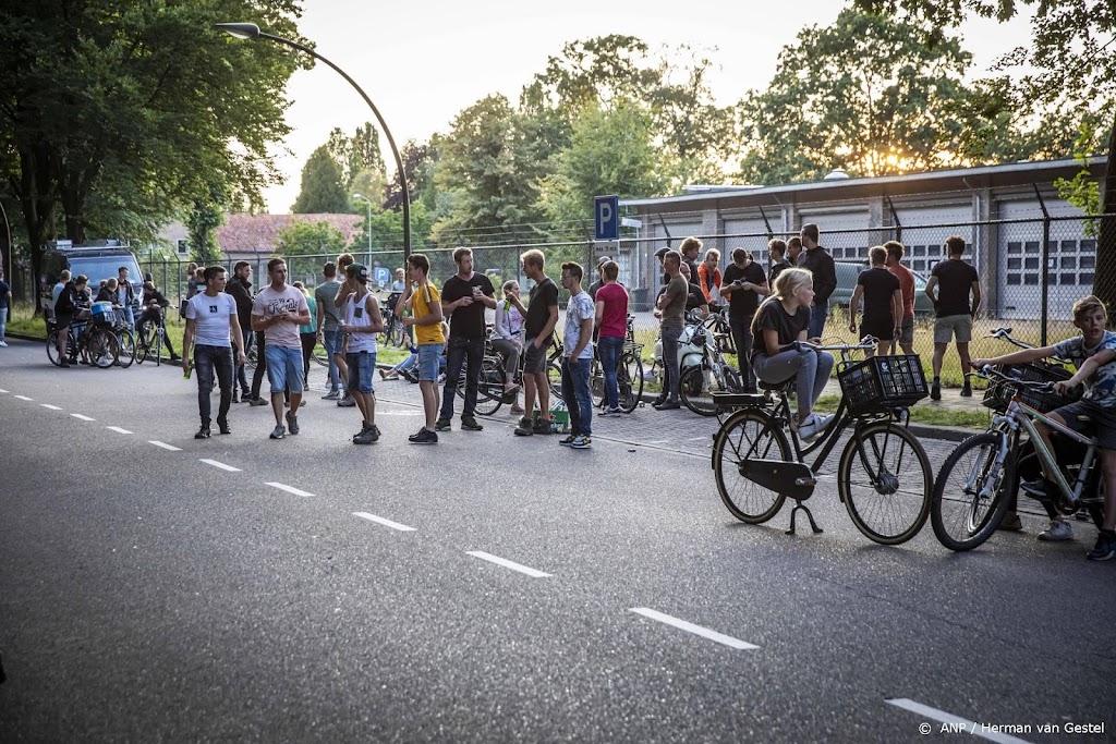Demonstratie bij opvanglocatie Afghanen Harskamp in Ede