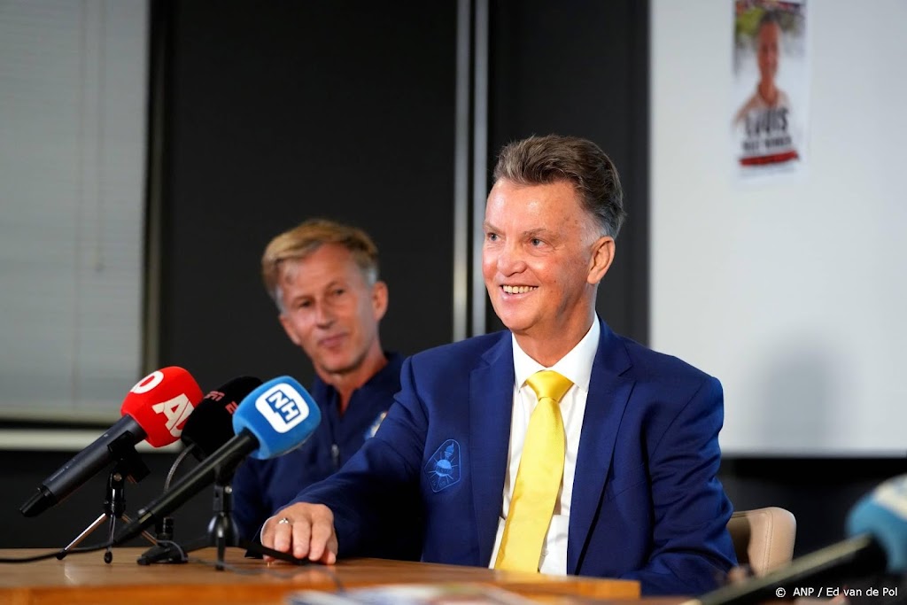 Van Gaal geniet van Telstar en is blij voor coach Jonker