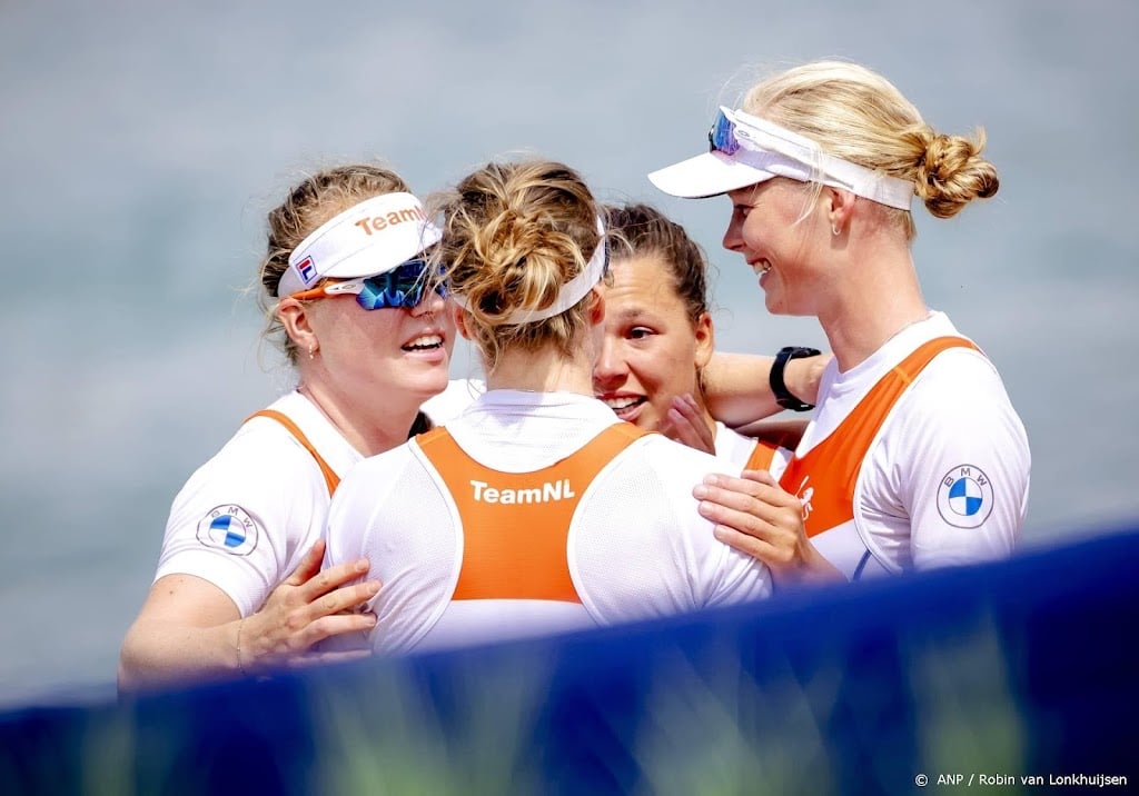 Roeisters dubbelvier winnen op WK zilver na sterke eindsprint