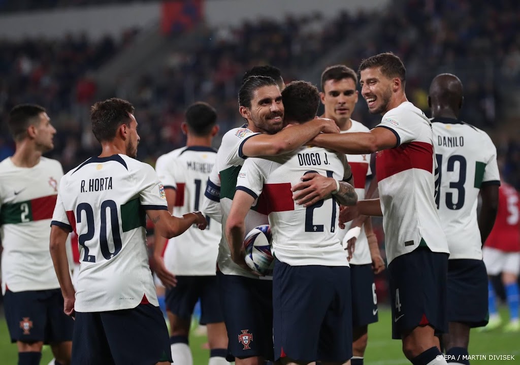 Portugal overrompelt Tsjechië, Spanje verliest van Zwitserland