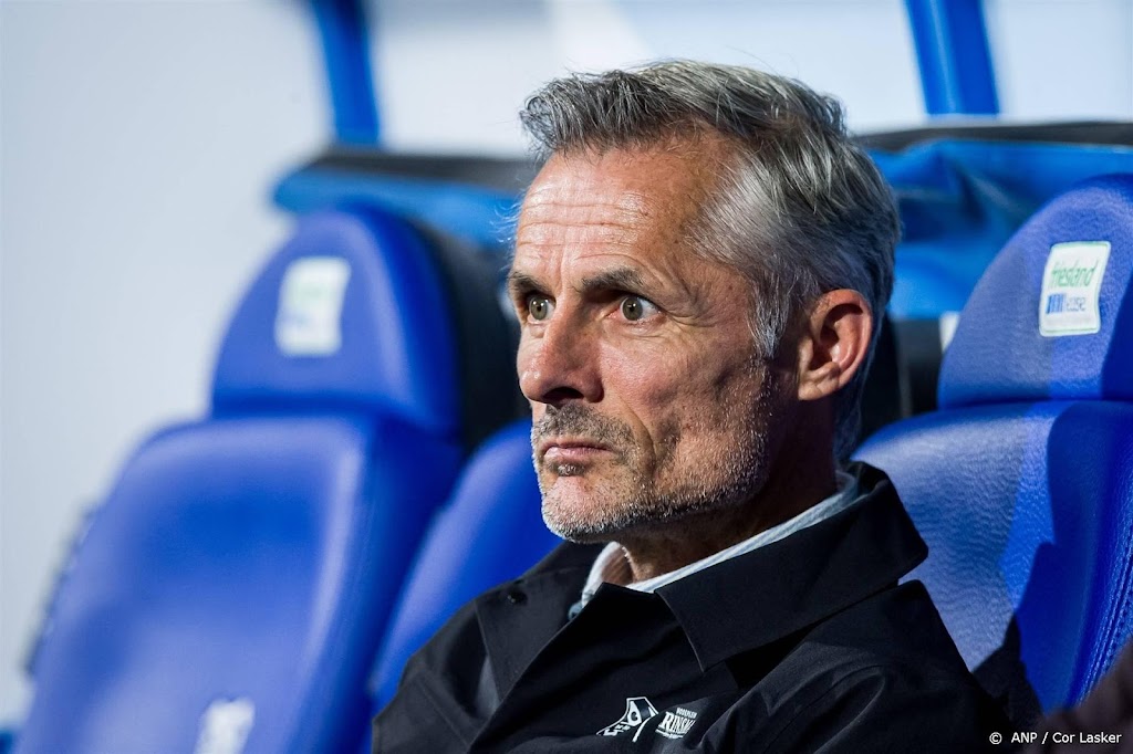 Fans van Heerenveen schreeuwen om vertrek trainer Van Wonderen