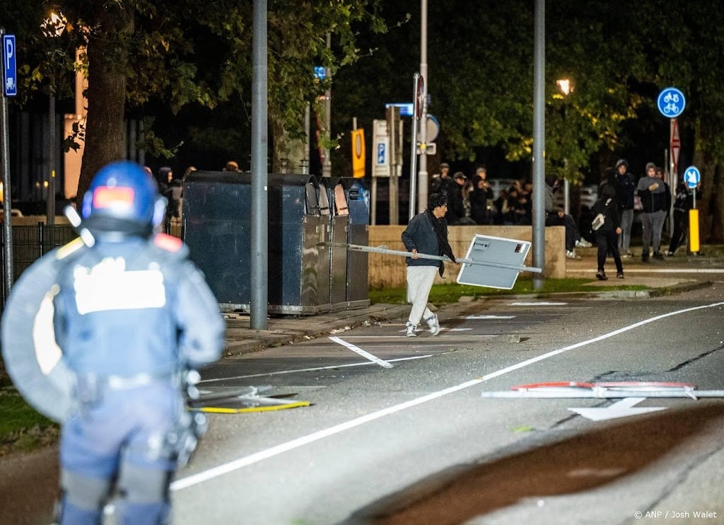 Demonstraties in Hoofddorp rond azc beëindigd, 'was grimmig'